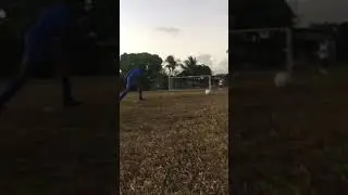 How to score a curling free kick outside the box