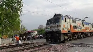 FLAT 110 KMPH | Ajmer Shatabdi Express crossing at full MPS