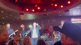 Bon Jovi - Runaway - Covered by The Vinyl Countdown