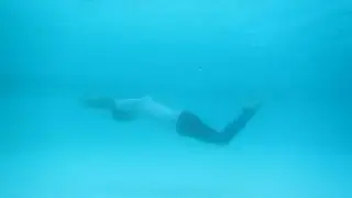Belajar Renang Gaya Kupu kupu #1, Gerakan Kaki Dolphin Kick