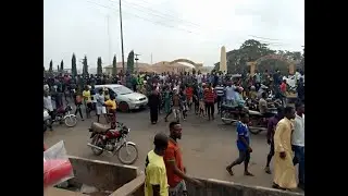 Protest in Ughelli over SARS alleged murder of young man.