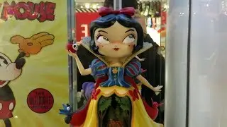 Miss Mindy Vinyl - Alice in Wonderland, Snow White, Cheshire Cat, and Stitch Figurine