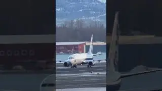 Alaska Airlines (Honoring Those Who Serve Livery) 737-890 Taking off Runway 33 Anchorage-Utqiagvik