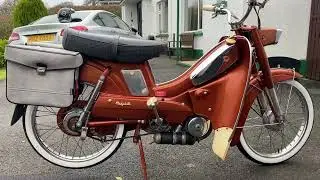 Mobylette AV89 Chaudron with leg shields.