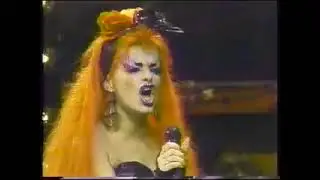 Nina Hagen ,  Universal Radio 1985  , German Punk Queen