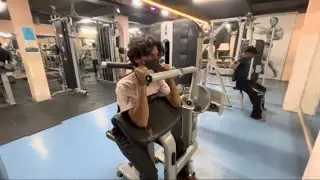 Aaj gym me heavy work out ho gaya 🏋️