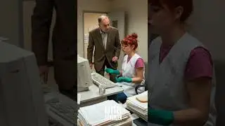 POV: Du kommst ins B&uuml;ro und die #Putzfrau sitzt am Platz deiner #Sekret&auml;rin 👩🏼&zwj;💼 #ai