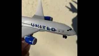 RT6264-2 UNITED AIRLINES SINGLE PLANE 2019 LIVERY by Daron Toys.