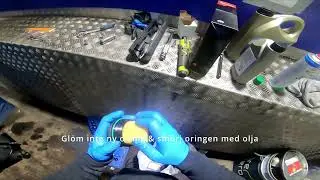SAAB 9-3 SERVICE - VÄXELLÅDAN FÅR NY OLJA