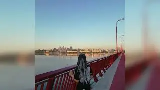 nerie&scaron; - ruka na volante