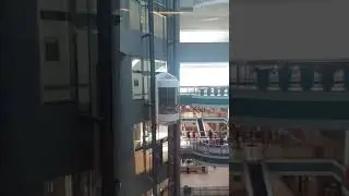 Huge mall in Syracuse, New York