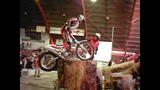 Douguie Lampkin Championnat du Monde de Trial &agrave; Moutier (CH) en 2004 vid&eacute;o de Philippe Stocker