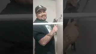 yo mire que Ludovico peluche as&iacute; arreglaba las regaderas 🫢😂