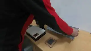 STAR MA3 Handstanze/Laborstanze beim Stanzen von Teppich