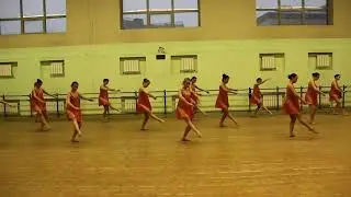 Pas de Basque-девочки.