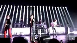 Phoenix If I Ever Feel Better / Funky Squaredance - Live in Singapore 2014