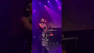 Kyle Dion @kyledionmusic Pink Mink #live #livefromthesuntour #sassy #rnb