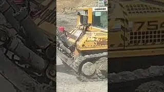 VIRAL‼️Buldozet LIEBHERR 754#shorts#short#shortvideo #shortsvideo#viral#subscribe#video#tiktok#fyp
