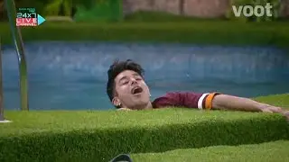 BiggBoss Ott Live- पहली बार Swimming Pool में ऐसे गए Pratik, देखकर हंसी नहीं रोक पाएंगे आप