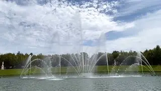 The Mirror Pool &rsquo;Dancing&rsquo; Fountain (Le Bassin du Miroir) in Versailles, France! 👑⛲️ 🤩