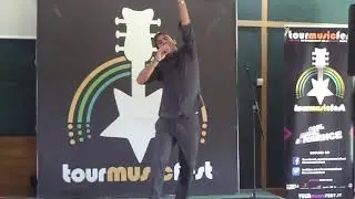 Alberto Passa15 - Andava in giro di notte - al Tour Music Fest (CET Music di G. Mogol)