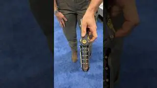 Knife w. 100 moving parts