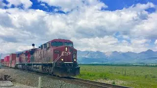 FAST & NICE HORN!!!! Canadian Pacific Intermodal (CP 100) East at Ozada, AB!