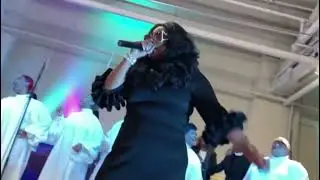 Lillian Lloyd & The Sweet Holy Spirit Choir | “Give Thanks”- Bishop Larry Trotter| 💜🔥