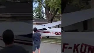 Мужчина посадил небольшой самолет у себя на заднем дворе &mdash; хаос и недоверие