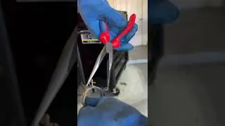 Automatic hose clamp
