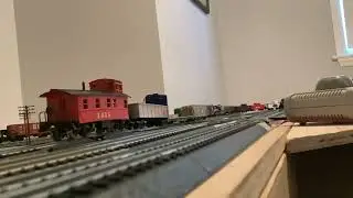 Ho scale Penn Central with Union Pacific crane