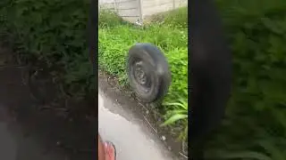 berbahaya dan menegangkan :kejadian ban mobil lepas di jalan. #shorts #viral #tiktokviral #memes