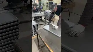 How is a baking sheet pan produced in factory?  #factory #bakingpan #manufacturing