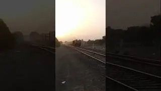 Fast speed of Pakistan Railway train 🚅🚂🚃🚃 #train #pakistan #railway #shorts