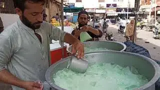 PAKOLA MILK SHAKE | Refreshing Street Drink | Amazing Street Drink of Karachi Pakistan