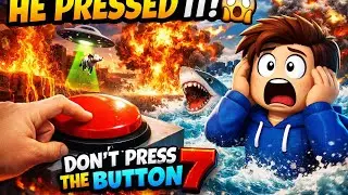 Guys playing don't press the button 7😀 in roblox 