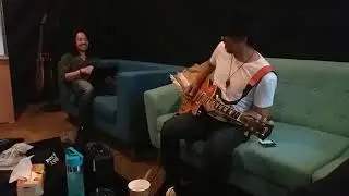 Abdee Nyanyi Ridho Main Gitar Keseruan Duo Gitaris Slank