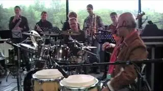 Nippy Noya rehearsals with Cada Dia