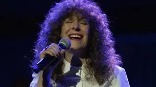 PUBIS ANGELICAL | Julia Zenko (En Vivo) #CharlyCumple