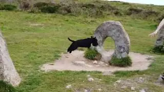 Neolithic Agility in Cornwall (M&ecirc;n-an-Tol, Cornwall )
