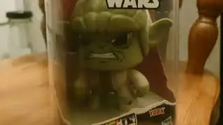 unboxing a star wars mighty mug Yoda figure
