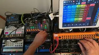 Electronic jam with Zoom Livetrak L6 and Modstep App