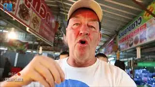 PATTAYA MALE - Geoff Carter visits Udon Thani night market THAILAND