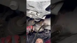 HER AY 2 LİTRE YAĞ YAKAN ARABANIN MOTOR YAĞINI BOŞALTTIK! (Hyundai Accent) #shorts