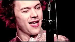 Harry Styles Flirting moments🔥🔥(Louis and other men)
