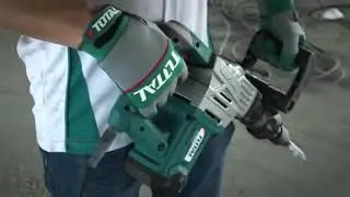 Total Demolition Breaker 1700W