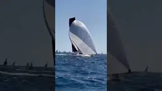 This is almost too perfect for words! 🤩💥 BLACK SEAL ❌ FARSTAR #ClubSwanRacing #CopaReyMAPFRE