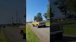 Air start for the win. Square body with Detroit. What a combo. #pickup #chevy #squarebodychevy