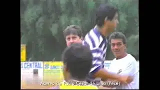1994: Cotidiano de Alegre/ES. Enchentes na cidade. Visão geral das ruas alagadas.