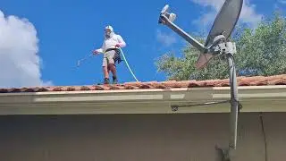 roof wash in Coconut Creek, Florida. 1st Class Property Maintenance Solutions 954-708-5256